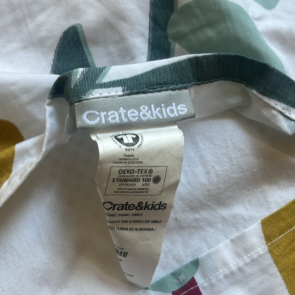 Crate & Barrel pair of two Emile Kids organic pillow shams. Colorful and floral - Picture 7 of 7